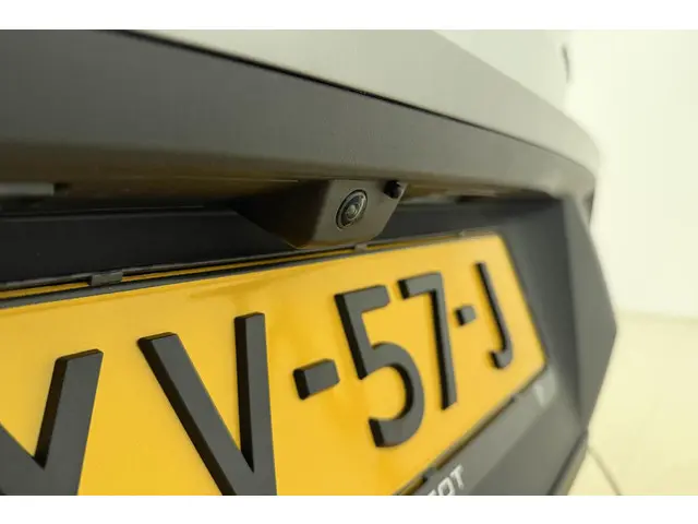 Peugeot 3008 1.2 Hybrid 145 Allure 2025 Hybride Benzine 9