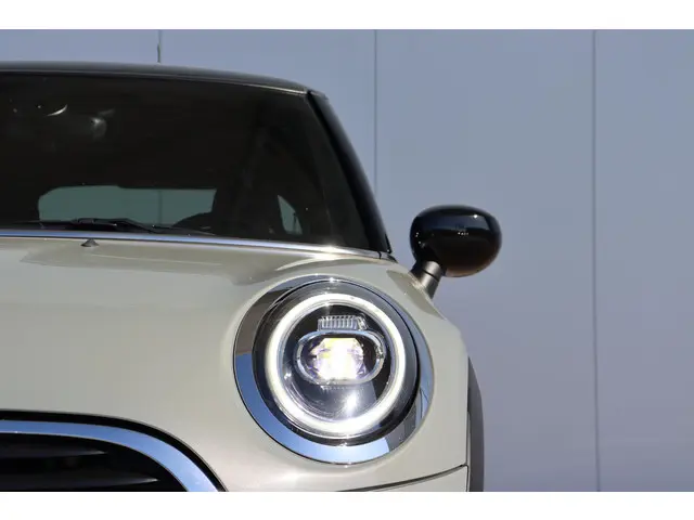 MINI 3-Deurs Cooper 2021 Benzine 3