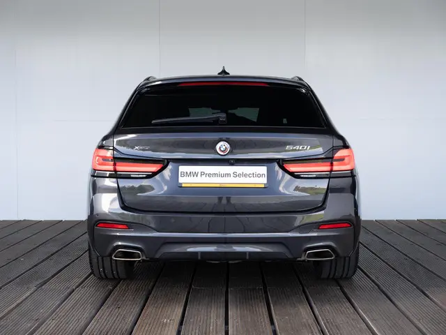 BMW 5 Serie Touring 540i xDrive 2022 Benzine 5