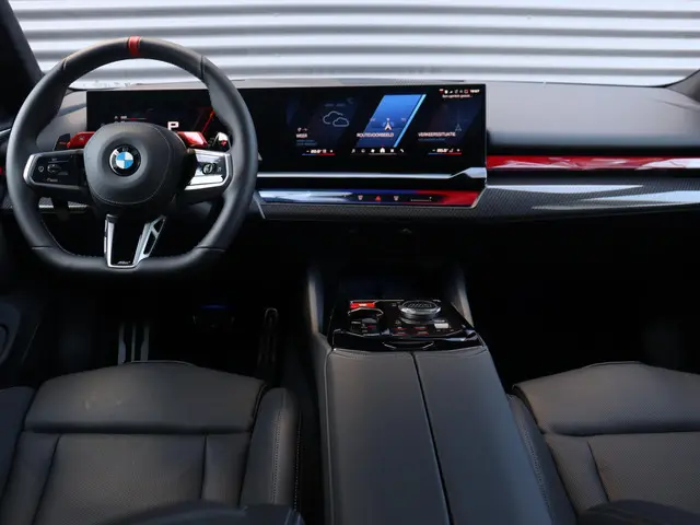 BMW M5 Touring 2026 Hybride Benzine 11