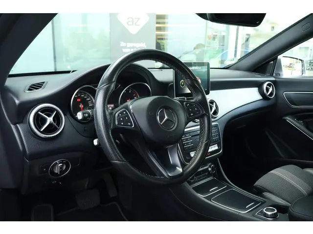 Mercedes-Benz CLA 250 Sport 4MATIC 2017 Benzine 32