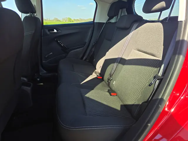 Peugeot 208 1.2 PureTech Style 2015 Benzine 25