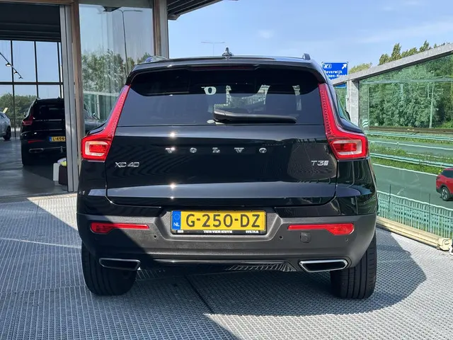 Volvo XC40 1.5 T3 R-Design 2019 Benzine 6