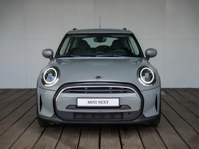 MINI 5-Deurs One 2022 Benzine 3