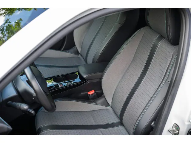 Peugeot e-2008 EV Allure Pack 50 kWh 2021 Elektrisch 24