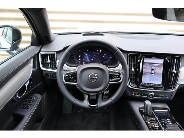 Volvo S90 T8 AWD R-Design 2021 Hybride Benzine 19