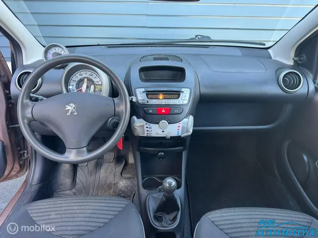 Peugeot 107 1.0 Active 2014 Benzine 9