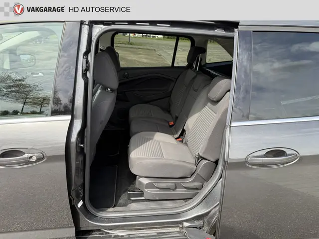 Ford Grand C-Max 1.0 Titanium 2015 Benzine 10