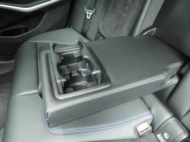 BMW 3 Serie Sedan 330d xDrive 2024 Diesel 23