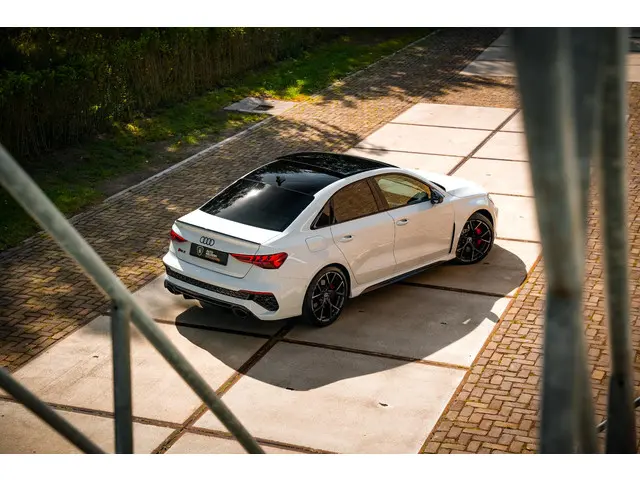 Audi RS3 Limousine 2.5 TFSI RS 3 quattro 2023 Benzine 12