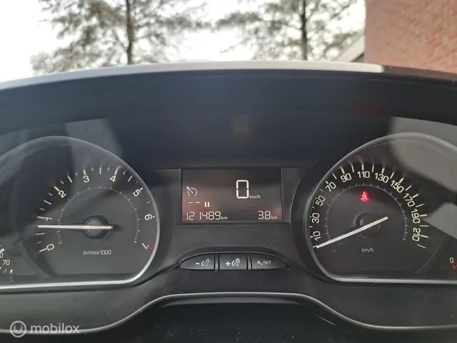 Peugeot 208 1.2 PureTech Signature 2019 Benzine 11