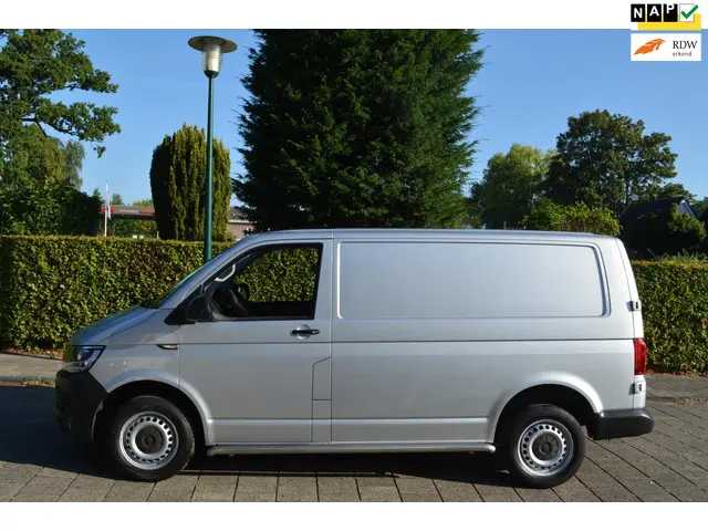 Volkswagen Transporter 2.0 TDI L1H1 Highline 2019 Diesel