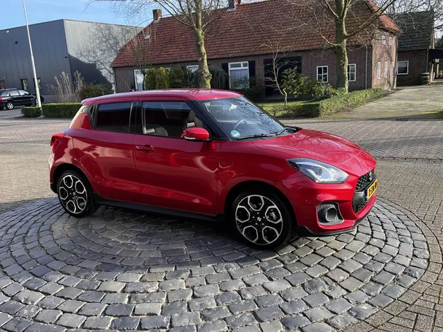 Suzuki Swift 1.4 Sport Smart Hybrid 2021 Benzine 36