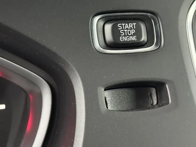 Volvo V40 1.5 T3 Polar+ Sport 2019 Benzine 24