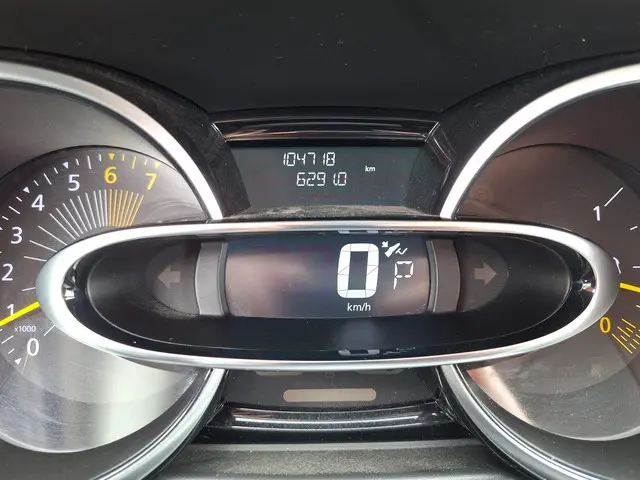 Renault Clio 1.2 Dynamique Automaat 2015 Benzine 32