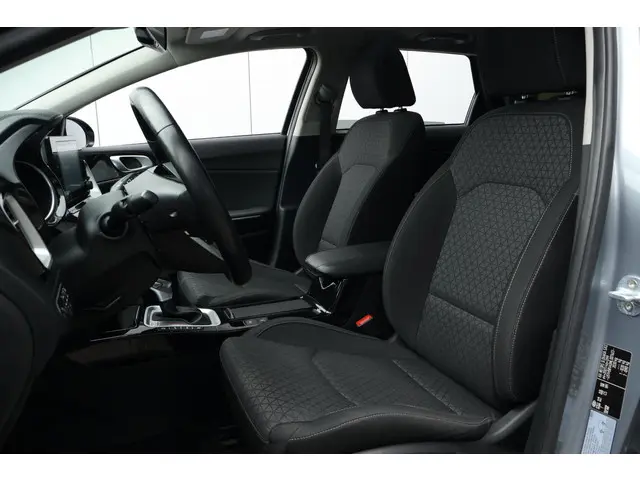 Kia cee'd 1.6 GDI PHEV DynamicLine 2020 Hybride Benzine 11
