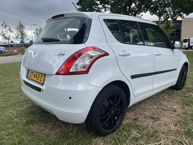 Suzuki Swift 1.2 Bandit EASSS 2016 Benzine 4