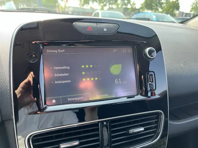 Renault Clio Estate 0.9 TCe Limited 2019 Benzine 10