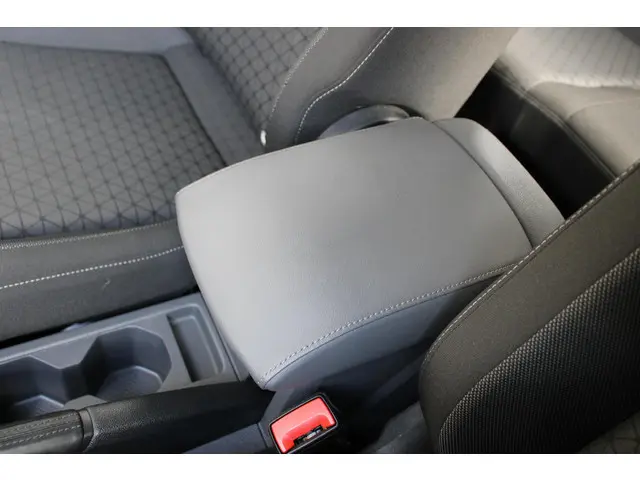 Volkswagen T-Cross 1.0 TSI Life 2021 Benzine 35