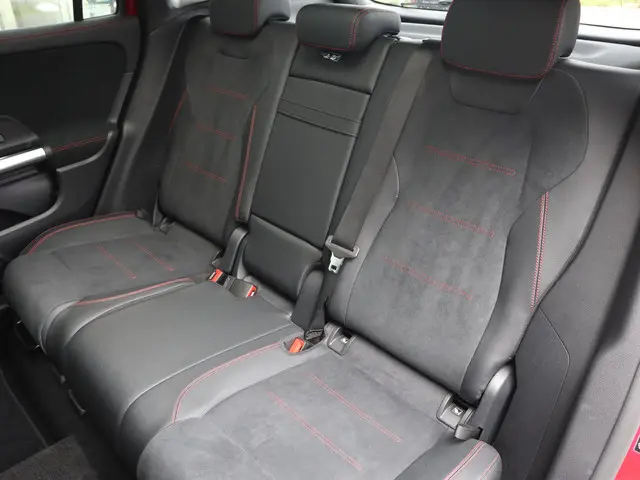 Mercedes-Benz GLA 250 e AMG Line 2022 Hybride Benzine 11