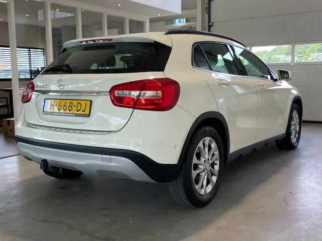 Mercedes-Benz GLA 200 156PK Trekhaak 2015 Benzine 4