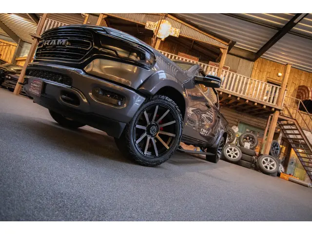 Dodge Ram 1500 5.7 V8 Limited 2024 LPG/Gas 6