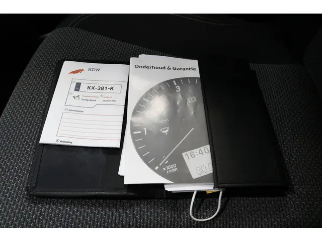 Toyota Yaris 1.5 Hybrid Trend 2016 Hybride Benzine 23