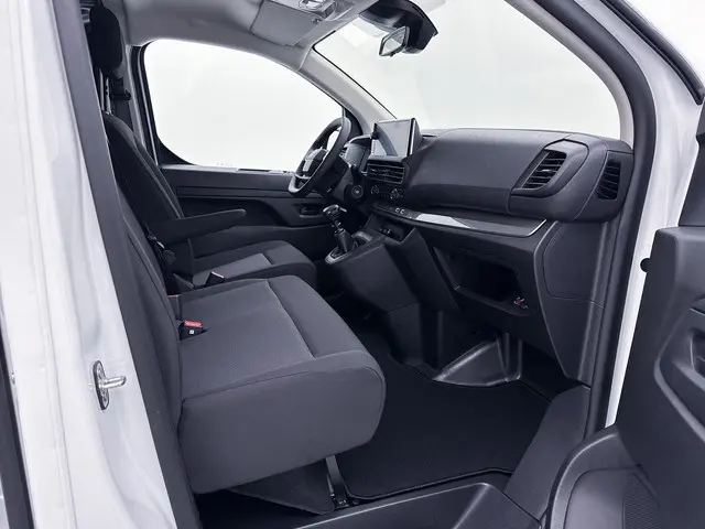 Toyota ProAce Worker 2.0 D-4D Challenger 2024 Diesel 26
