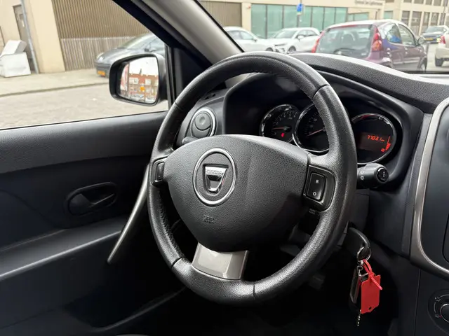 Dacia Sandero Stepway 0.9 TCe Lauréate 2015 Benzine 9