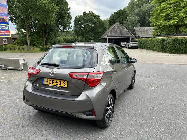Toyota Yaris 1.5 VVT-i Executive 2019 Benzine 6