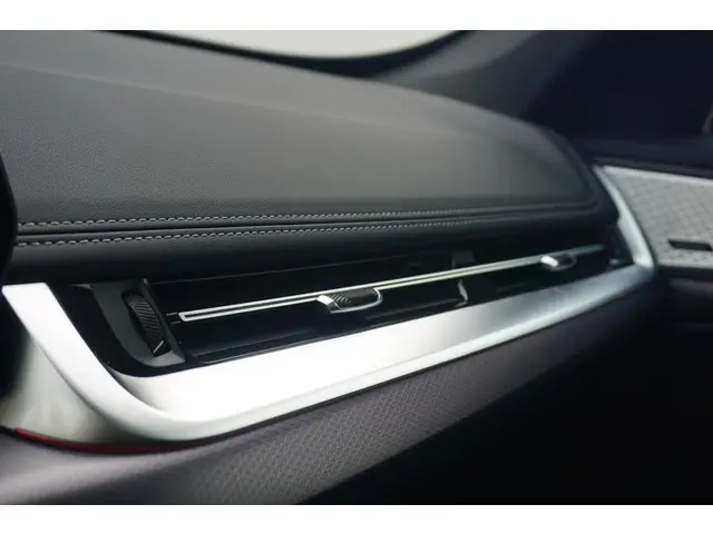 BMW X1 xDrive30e 2023 Hybride Benzine 17