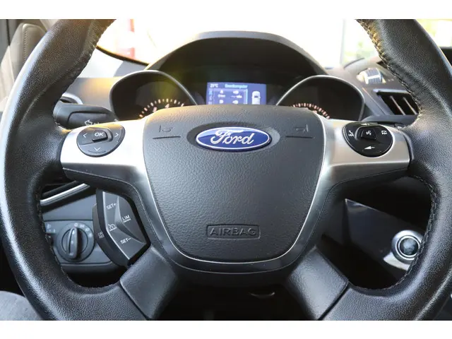 Ford Kuga 1.5 150PK TITANIUM 2015 Benzine 15
