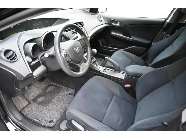 Honda Civic 1.8 GT 2012 Benzine 12