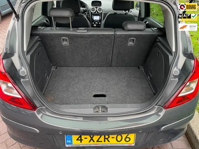 Opel Corsa 1.4-16V BlitZ 2014 Benzine 23