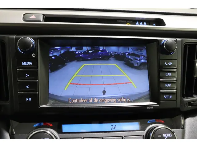 Toyota RAV4 2.5 Hybrid AWD Energy, 2018 Hybride Benzine 17