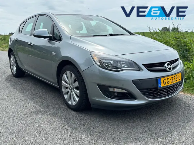 Opel Astra 1.4 Turbo Cosmo 2013 Benzine
