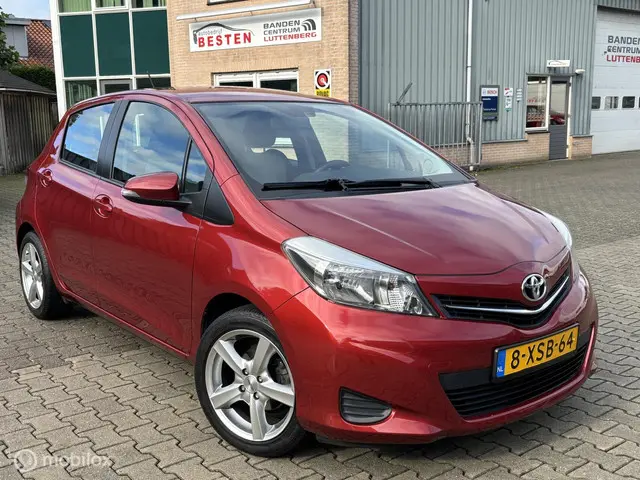 Toyota Yaris 1.3 VVT-i Dynamic / Garantie ! 2012 Benzine 26