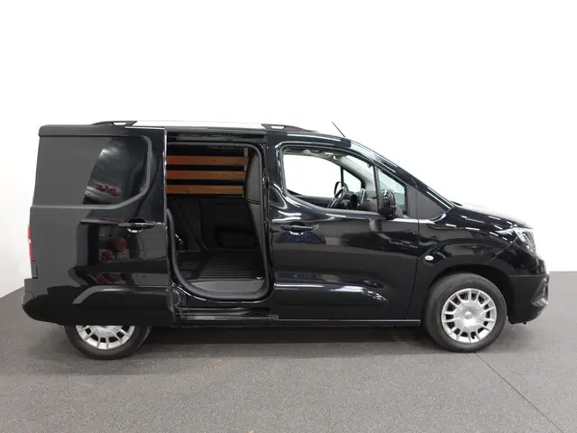 Opel Combo 1.5D L1H1 Edition 2021 Diesel 25