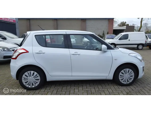 Suzuki Swift 1.2 Beat EASSS / 123040 km.(NAP) 2015 Benzine 4