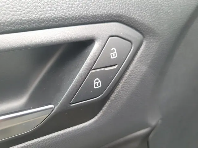 Volkswagen T-Roc 1.0 TSI Style 2023 Benzine 34