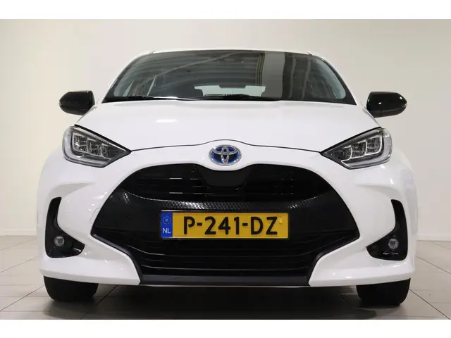 Toyota Yaris 1.5 Hybrid Dynamic, 2022 Hybride Benzine 4