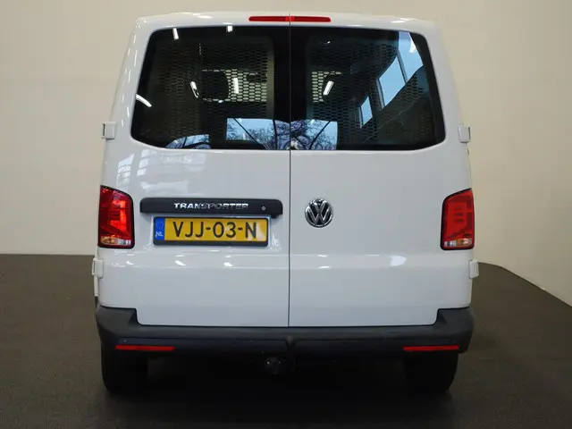 Volkswagen Transporter 2.0 TDI 110pk L2H1 2021 Diesel 38