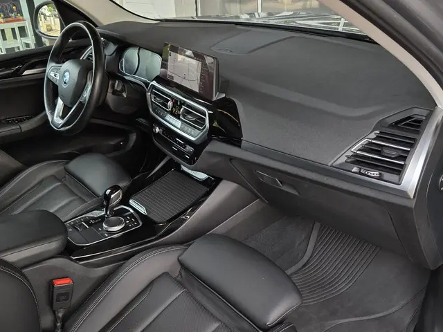 BMW X3 xDrive30e 2022 Hybride Benzine 6