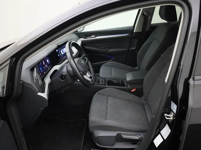 Volkswagen Golf 1.0 TSI 110PK Life 2023 Benzine 18