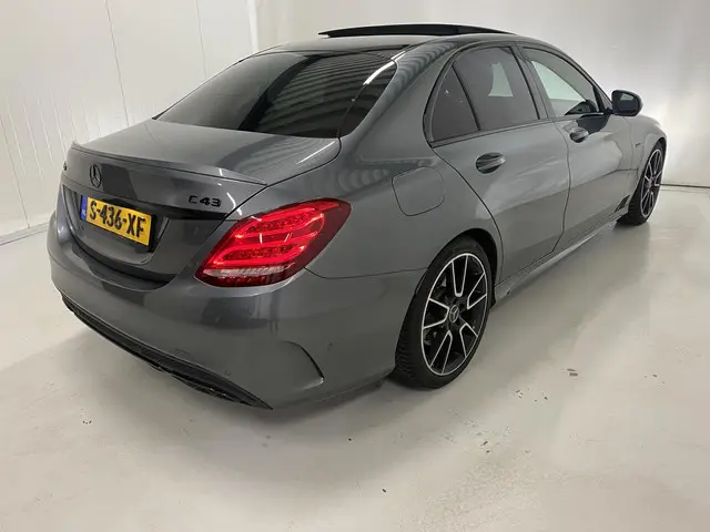 Mercedes-Benz C-Klasse 3