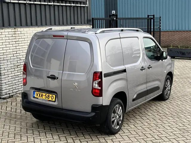 Peugeot Partner bestel 1.5 BlueHDI Asphalt 2023 Diesel 24