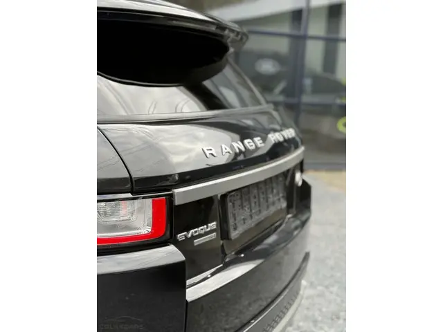 Land Rover Range Rover Evoque 2.0 Si4 SE 2017 Benzine 30