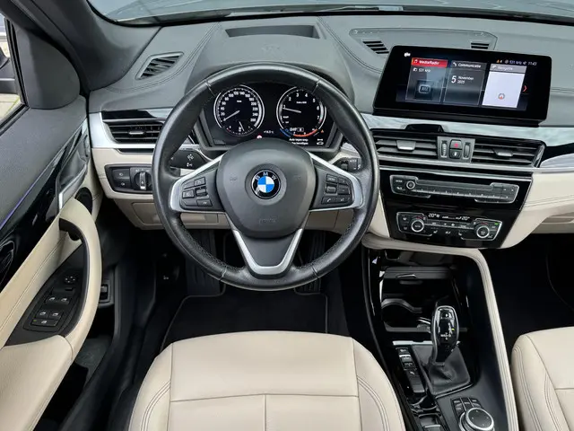 BMW X1 sDrive20i VDL NEDCAR EDITION 2019 Benzine 5