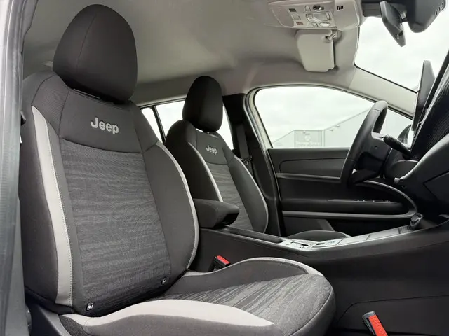 Jeep Avenger Longitude 54 kWh Aut. 2024 Elektrisch 13