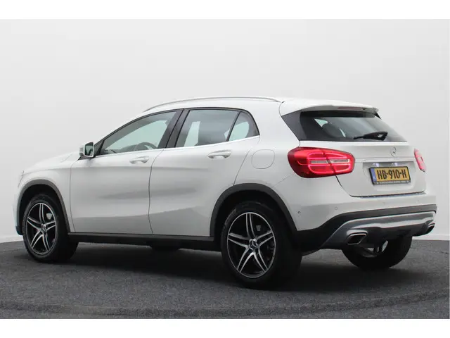Mercedes-Benz GLA 180 Ambition Automaat 2015 Benzine 3